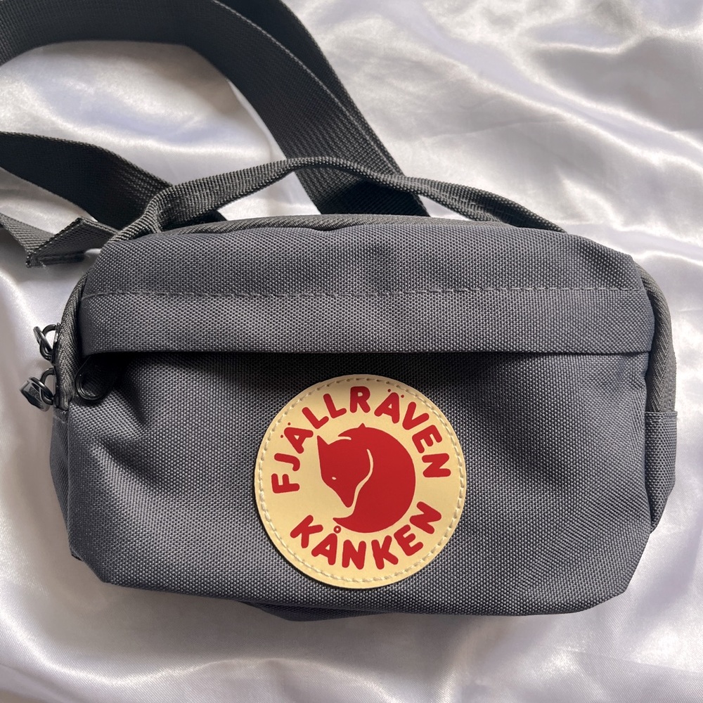 NWOT! Fjallraven Kanken Belt bag/Fanny pack